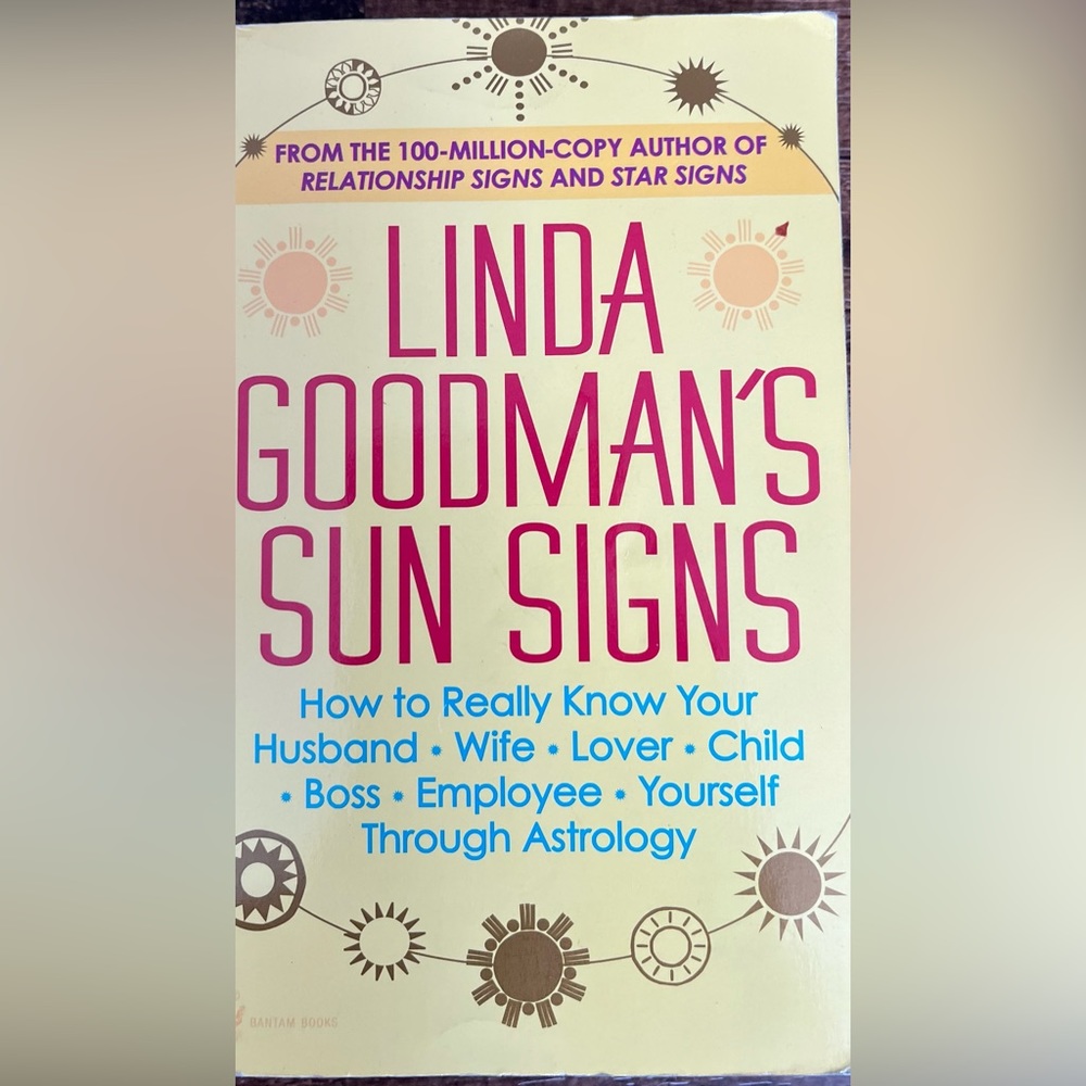 📚Book- Linda Goodman’s Sun Signs  Book in good condition